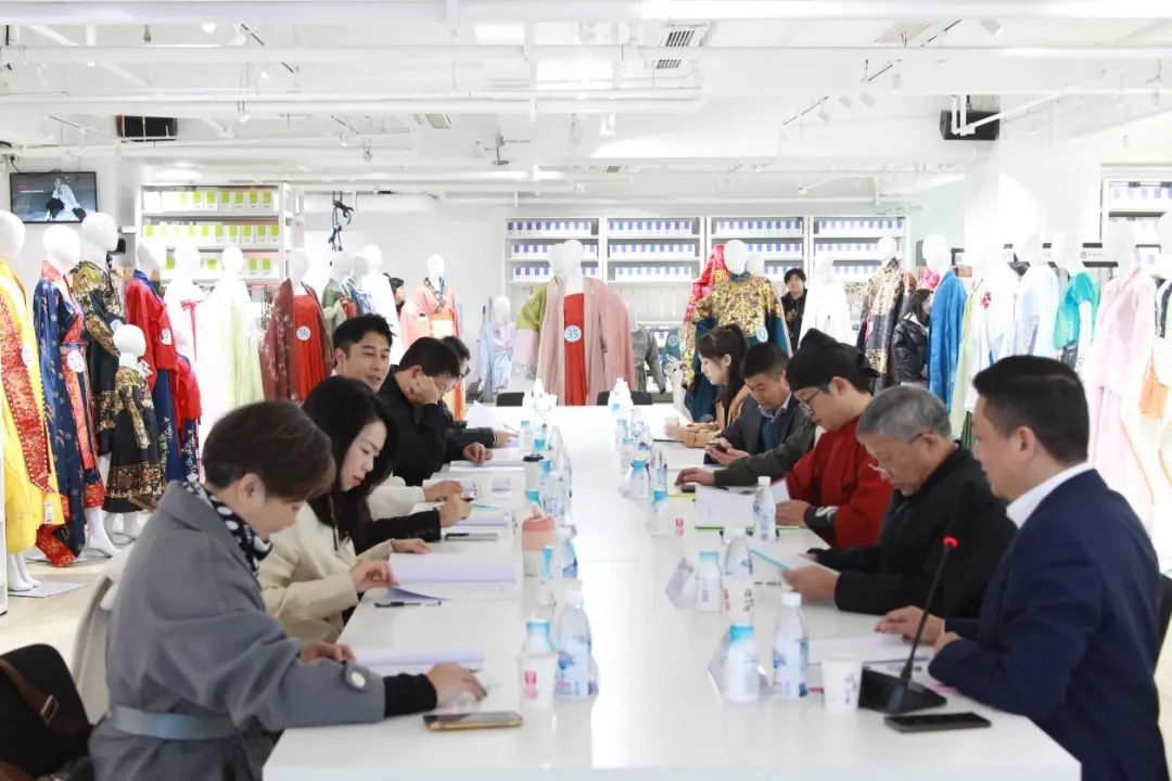 【国潮大秀 】2021第二届中国成都国际汉服文化活动时尚盛典精彩来袭! 【国潮大秀 】2021第二届中国成都国际汉服文化活动时尚盛典精彩来袭!