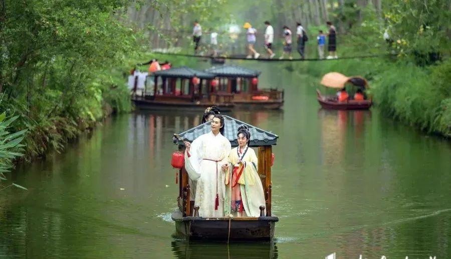 各地中秋汉服活动盘点!沉浸式体验中国传统文化盛宴! 各地中秋汉服活动盘点!沉浸式体验中国传统文化盛宴!