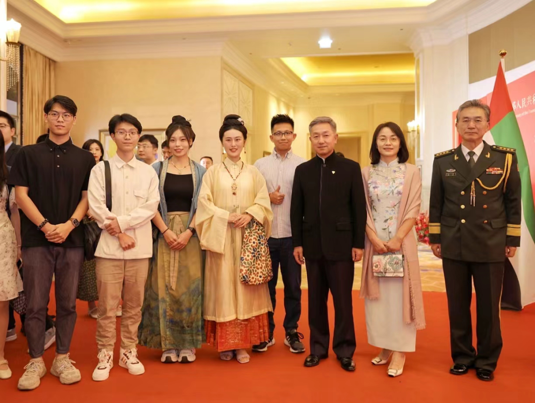 【校友风采】张思林:身着汉服,她向世界展示中国美
