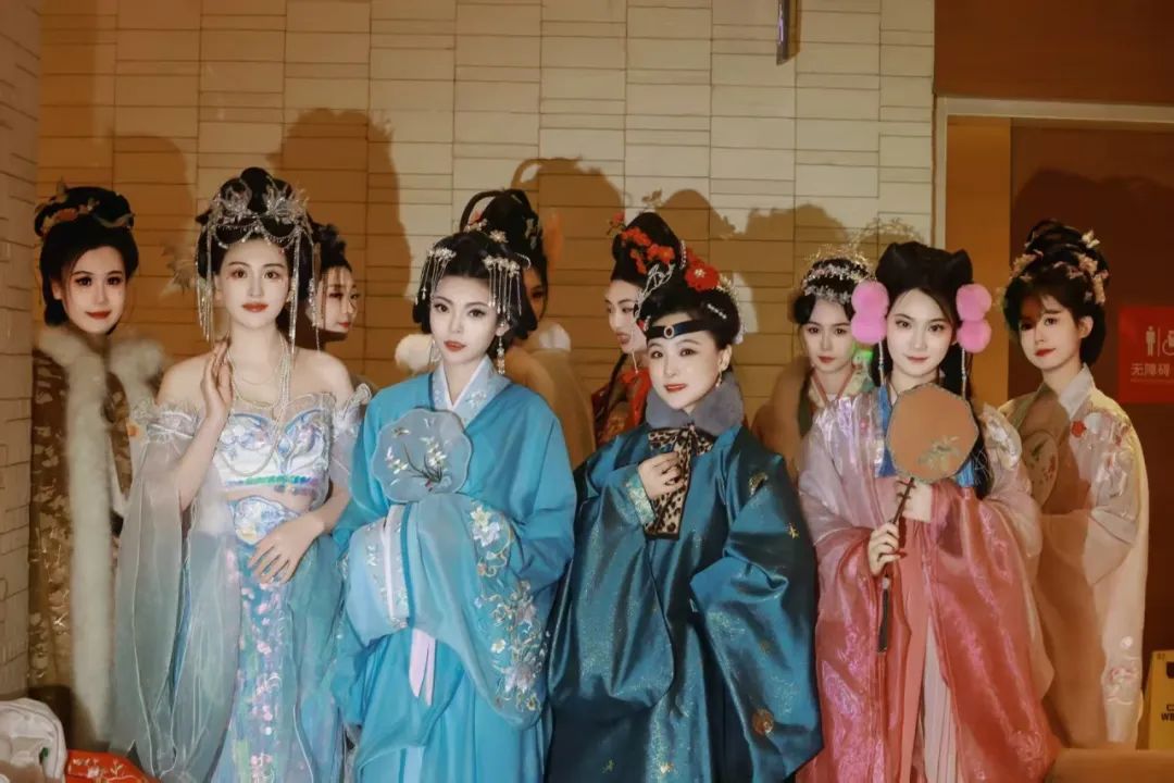 万物归元 阖家庆宵 ——爱之韵汉服社团参加滨海新区元宵喜乐会活动 万物归元 阖家庆宵 ——爱之韵汉服社团参加滨海新区元宵喜乐会活动