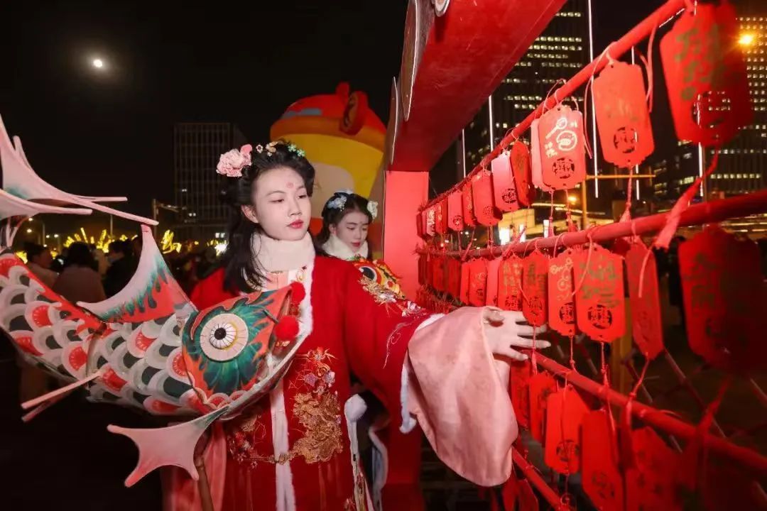 万物归元 阖家庆宵 ——爱之韵汉服社团参加滨海新区元宵喜乐会活动 万物归元 阖家庆宵 ——爱之韵汉服社团参加滨海新区元宵喜乐会活动