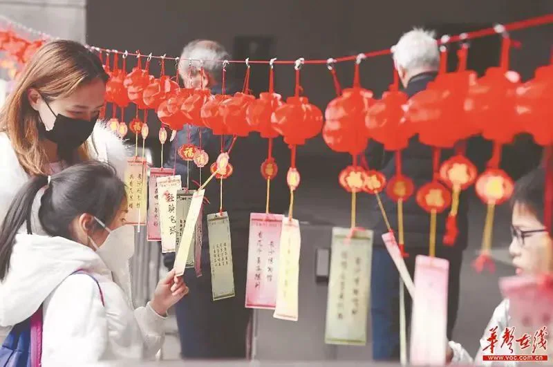 元宵节穿汉服免费入园:2023年元宵节期间多地景点开展穿汉服免费入园活动(四) 元宵节穿汉服免费入园:2023年元宵节期间多地景点开展穿汉服免费入园活动(四)