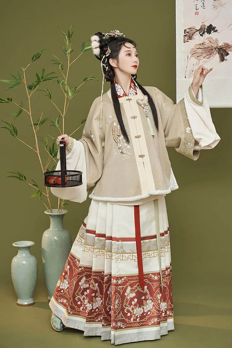 庆春时:方领半袖加厚琵琶袖短袄马面裙冬装女汉服包包2021