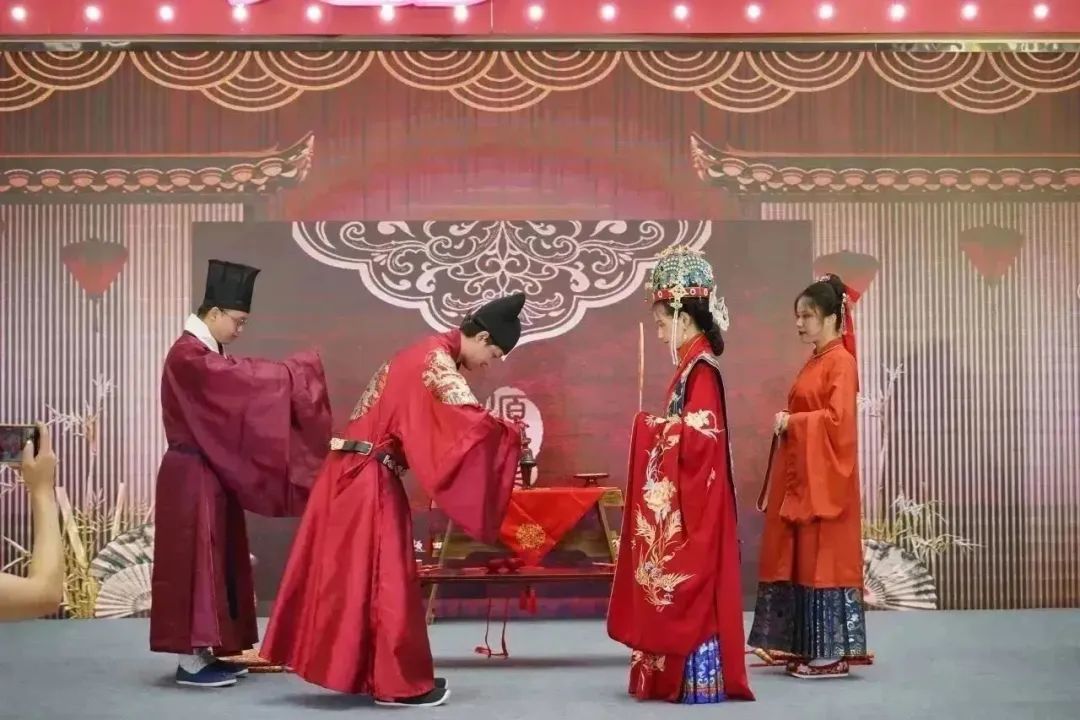 【全城撒糖】2023年桂林市首届中式（汉服）集体婚礼甜蜜来袭