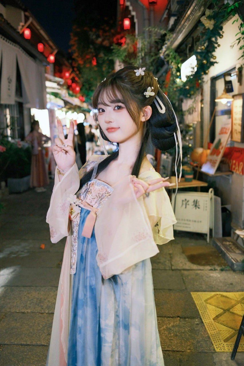 《云袖惊鸿录:序集灯火照华裳》 - 第3张 - 汉服颂 《云袖惊鸿录:序集灯火照华裳》 - 第3张