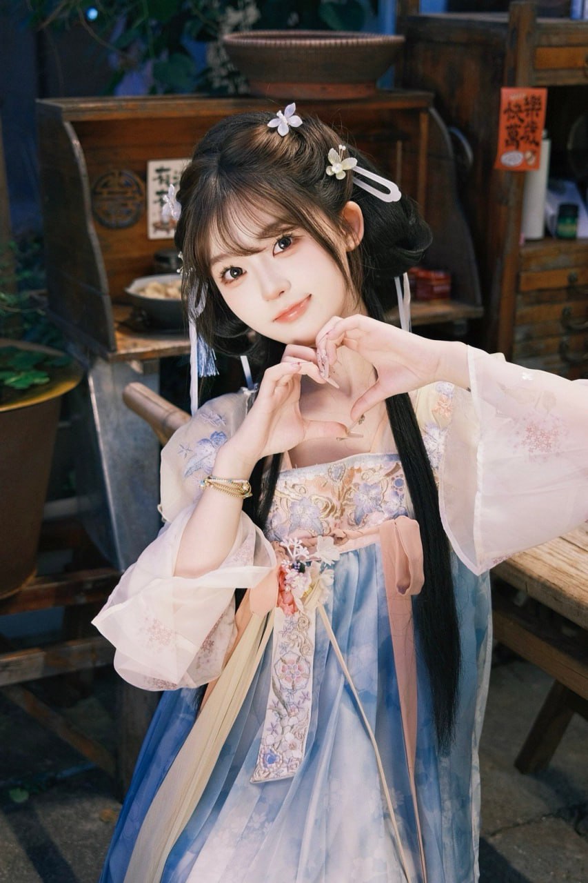《云袖惊鸿录:序集灯火照华裳》 - 第5张 - 汉服颂 《云袖惊鸿录:序集灯火照华裳》 - 第5张