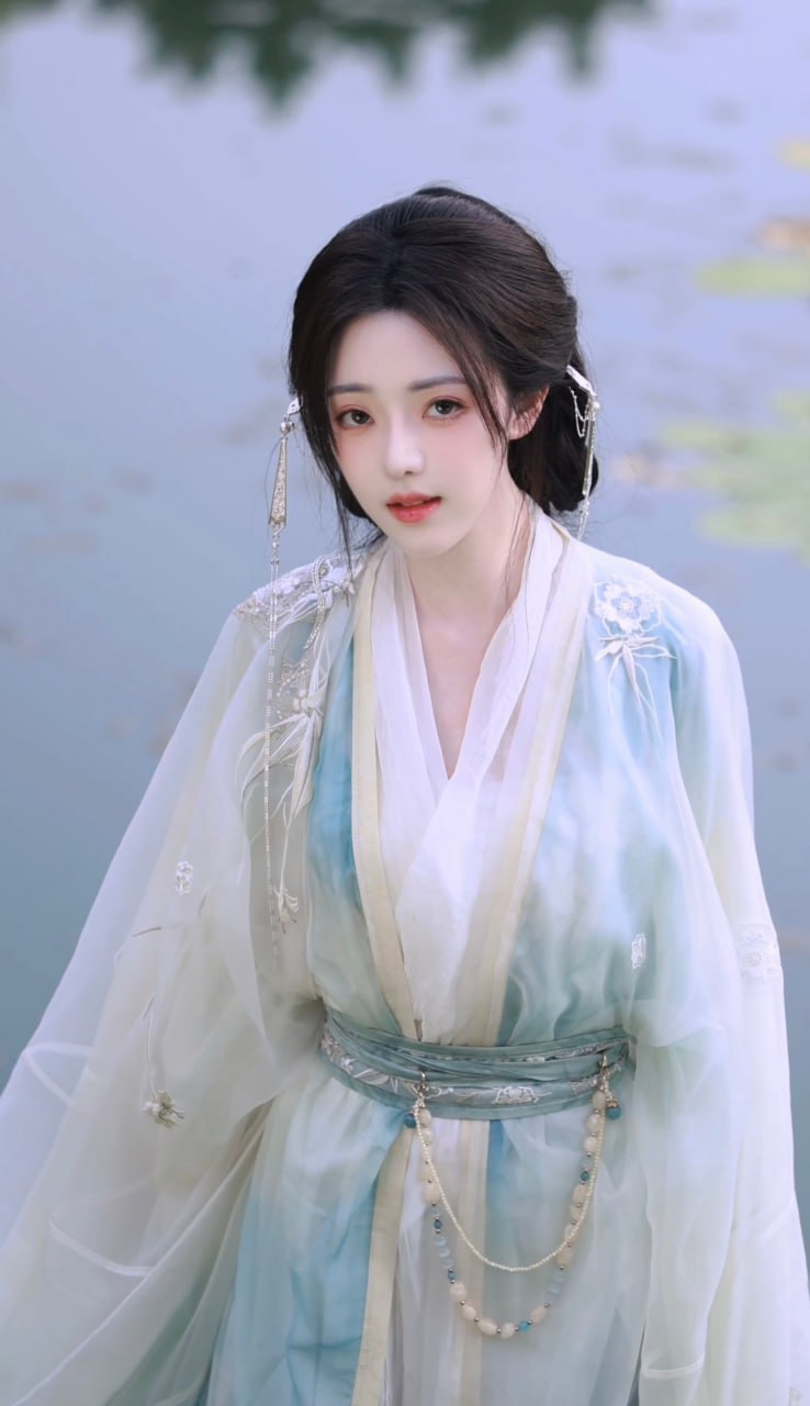 青簪绾月千年事|解锁《采薇》《白露》未竟的诗笺 - 第2张 - 汉服颂 青簪绾月千年事|解锁《采薇》《白露》未竟的诗笺 - 第2张