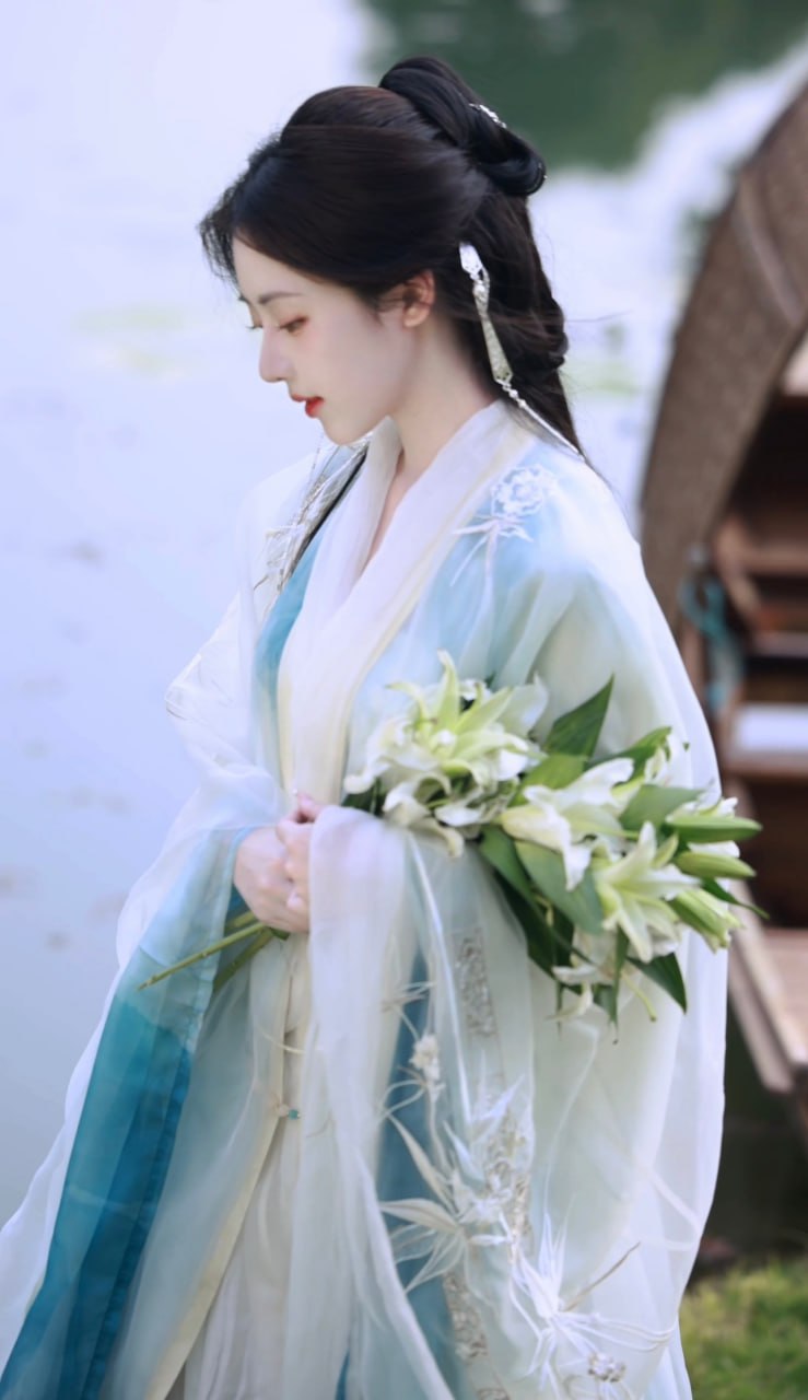 青簪绾月千年事|解锁《采薇》《白露》未竟的诗笺 - 第4张 - 汉服颂 青簪绾月千年事|解锁《采薇》《白露》未竟的诗笺 - 第4张