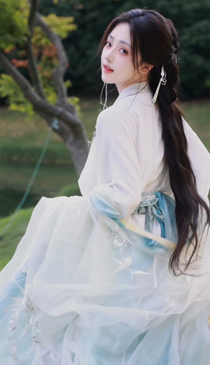 青簪绾月千年事|解锁《采薇》《白露》未竟的诗笺 - 第6张 - 汉服颂 青簪绾月千年事|解锁《采薇》《白露》未竟的诗笺 - 第6张