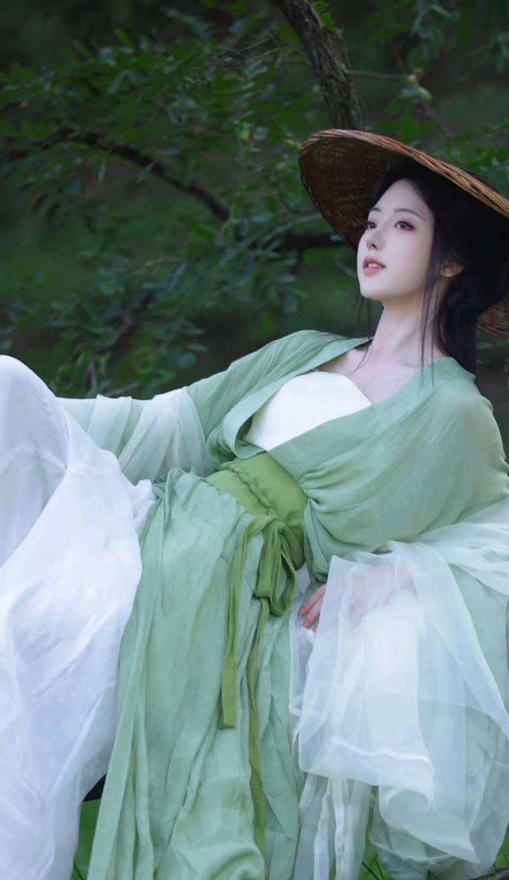 一川青绿一川风,裁云作衣入画中 - 第3张 - 汉服颂 一川青绿一川风,裁云作衣入画中 - 第3张