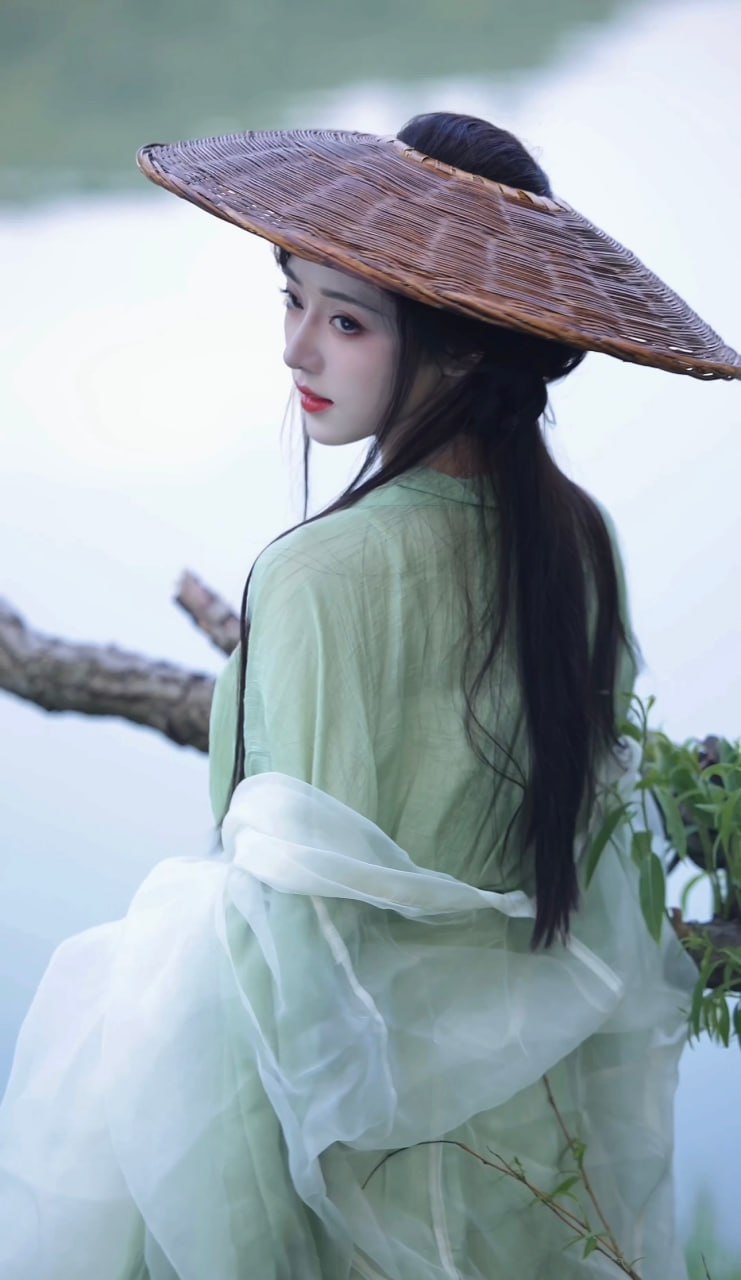 一川青绿一川风,裁云作衣入画中 - 第5张 - 汉服颂 一川青绿一川风,裁云作衣入画中 - 第5张