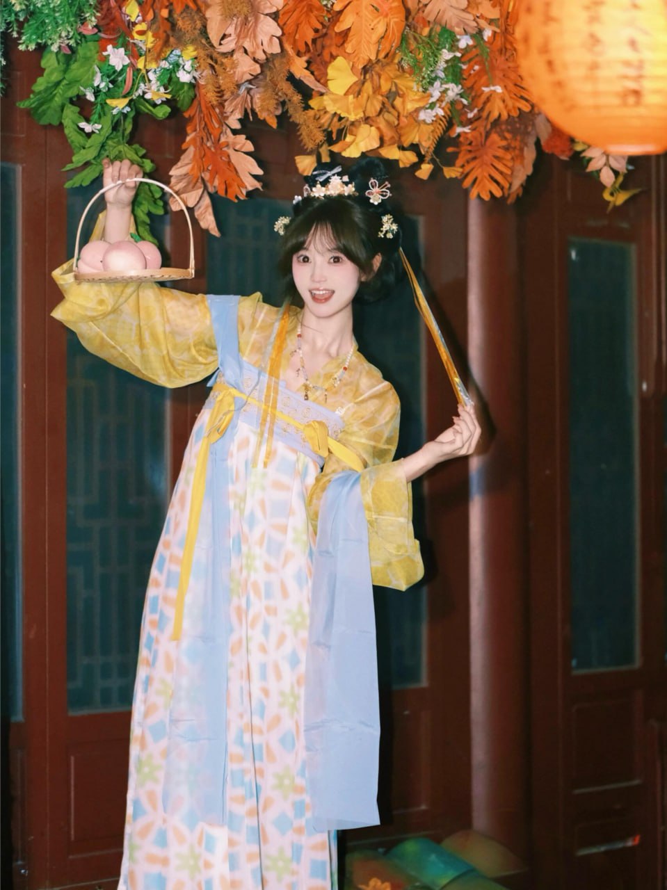 少女秋夜嬉游记:灯影阑珊处的佳人 - 第5张 - 汉服颂 少女秋夜嬉游记:灯影阑珊处的佳人 - 第5张