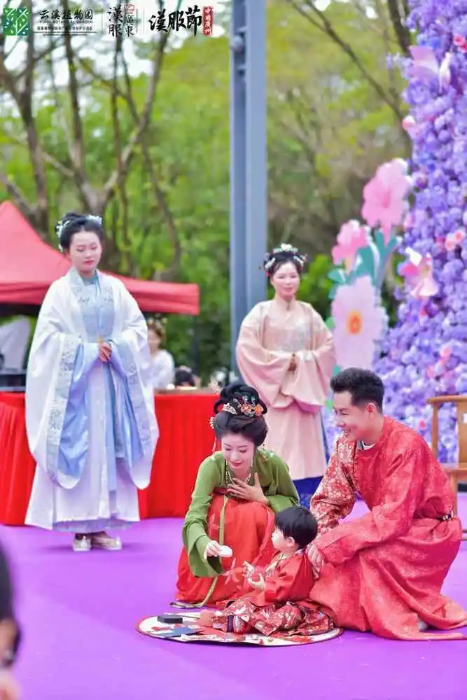 云溪赴雅集,汉服暖冬景:一场穿越时光的岭南园林盛会 - 第5张 - 汉服颂 云溪赴雅集,汉服暖冬景:一场穿越时光的岭南园林盛会 - 第5张
