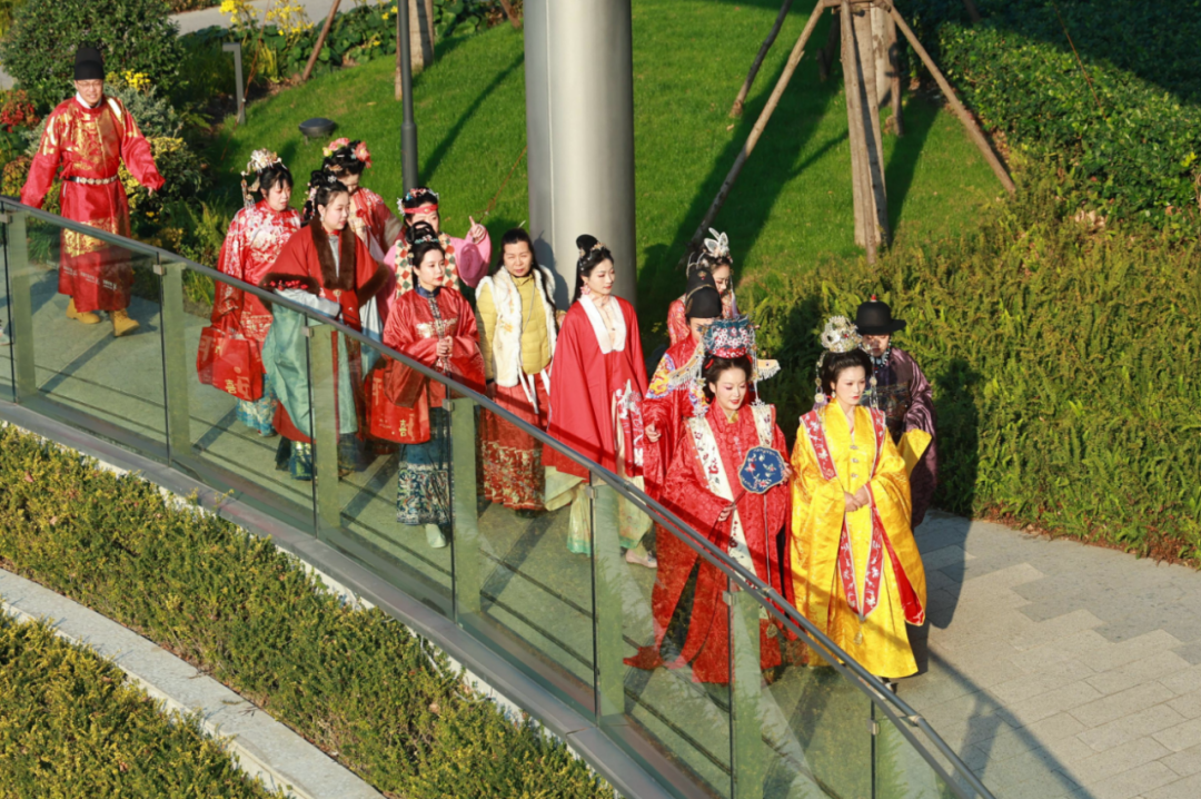 苏州河畔罗裳曳 古今交融迎2026——北站街道汉服文化活动启新章 - 第2张 - 汉服颂 苏州河畔罗裳曳 古今交融迎2026——北站街道汉服文化活动启新章 - 第2张