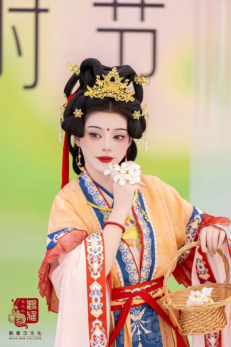 花朝赴约,汉服寻春|这场国风盛宴,定格春日最美风雅 - 第3张 - 汉服颂 花朝赴约,汉服寻春|这场国风盛宴,定格春日最美风雅 - 第3张