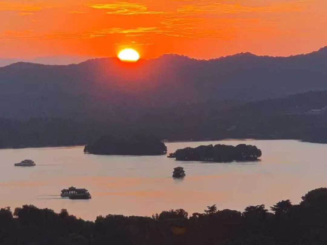 【城隍阁汉服月 | 活动预告】春日上吴山,穿汉服免费!学朝代衣冠,赴山花烂漫的踏青之约 - 第4张 - 汉服颂 【城隍阁汉服月 | 活动预告】春日上吴山,穿汉服免费!学朝代衣冠,赴山花烂漫的踏青之约 - 第4张
