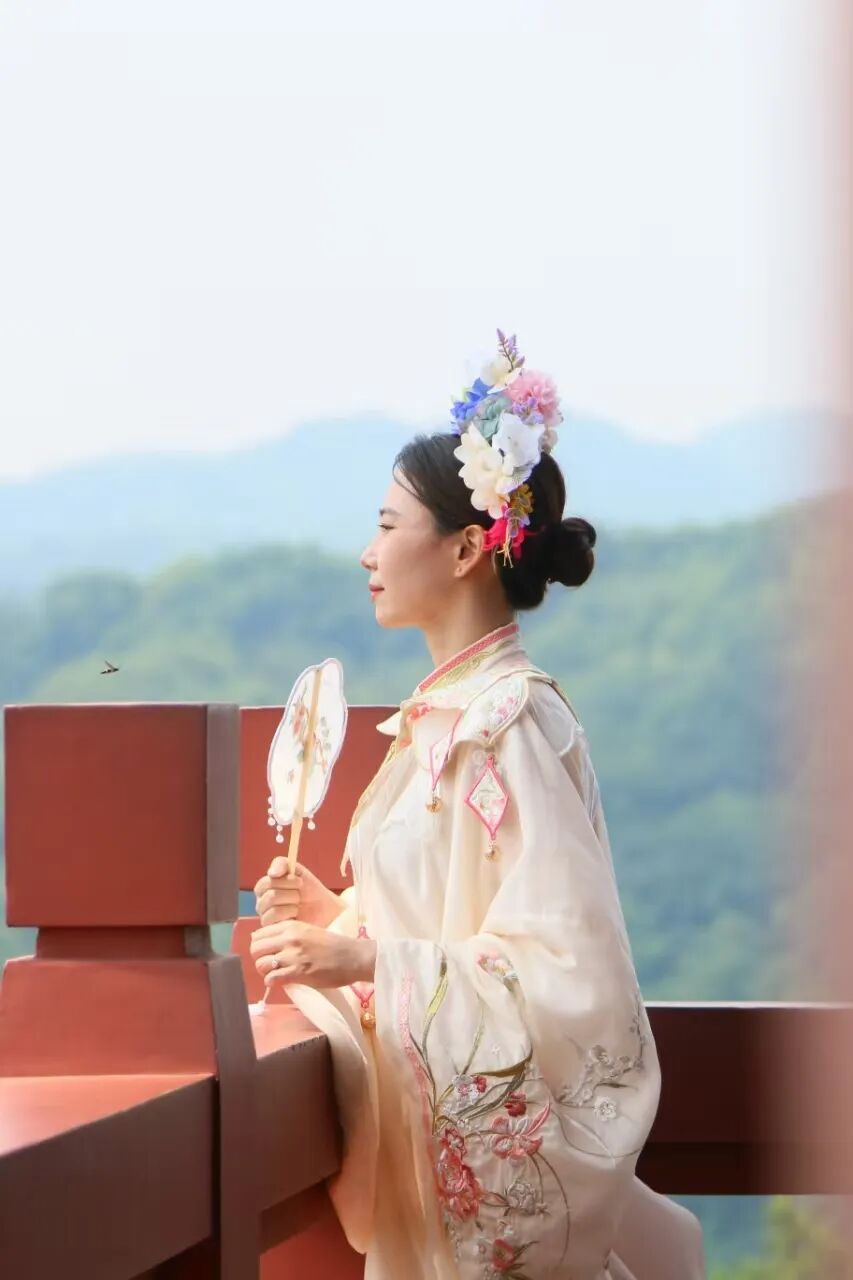 【城隍阁汉服月 | 活动预告】春日上吴山,穿汉服免费!学朝代衣冠,赴山花烂漫的踏青之约 - 第7张 - 汉服颂 【城隍阁汉服月 | 活动预告】春日上吴山,穿汉服免费!学朝代衣冠,赴山花烂漫的踏青之约 - 第7张