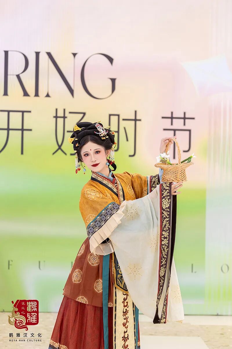 花朝赴约,汉服寻春|这场国风盛宴,定格春日最美风雅 - 第13张 - 汉服颂 花朝赴约,汉服寻春|这场国风盛宴,定格春日最美风雅 - 第13张