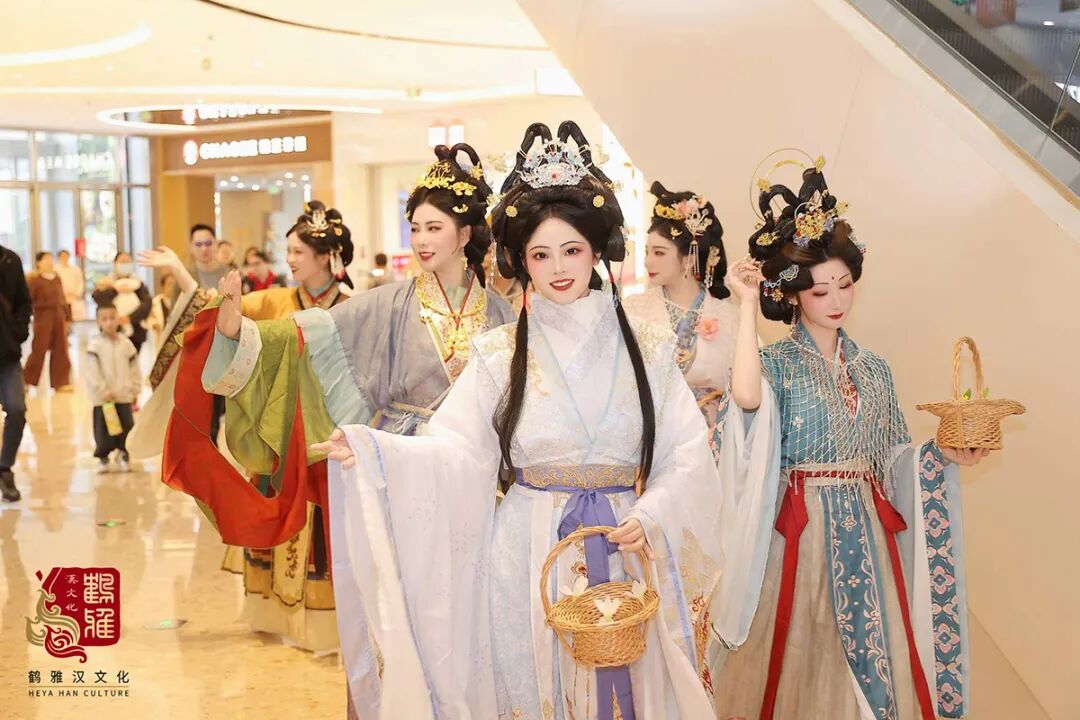 花朝赴约,汉服寻春|这场国风盛宴,定格春日最美风雅 - 第16张 - 汉服颂 花朝赴约,汉服寻春|这场国风盛宴,定格春日最美风雅 - 第16张