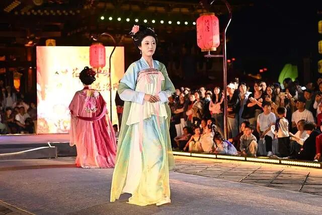 华服绽芳华国风耀九洲—— 老城区 “花开中国・礼遇洛阳”九洲池华服盛典圆满落幕 - 第3张