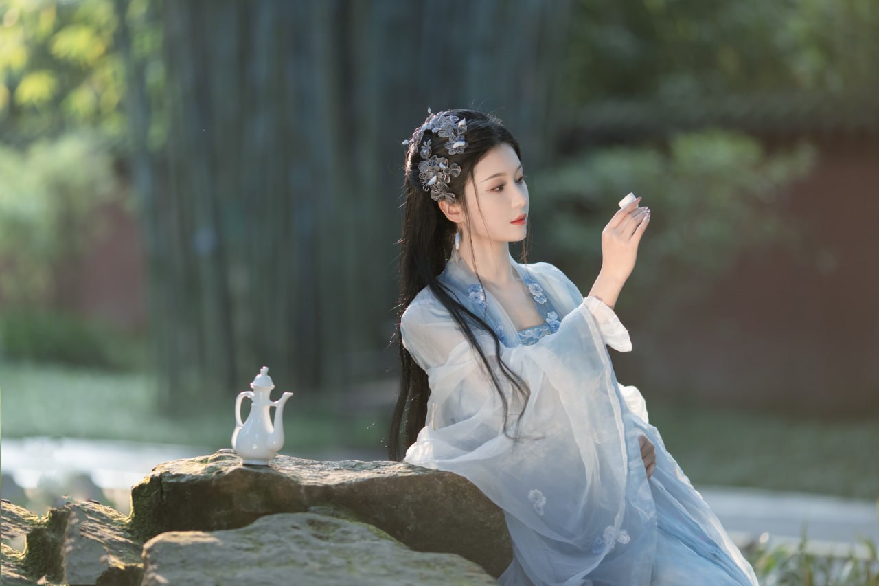 古风仿妆写真 | 雾妄言:陈都灵仿妆的昼与夜 - 第5张 - 汉服颂 古风仿妆写真 | 雾妄言:陈都灵仿妆的昼与夜 - 第5张