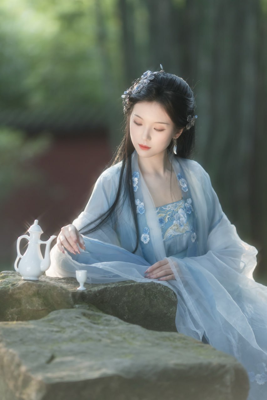 古风仿妆写真 | 雾妄言:陈都灵仿妆的昼与夜 - 第6张 - 汉服颂 古风仿妆写真 | 雾妄言:陈都灵仿妆的昼与夜 - 第6张