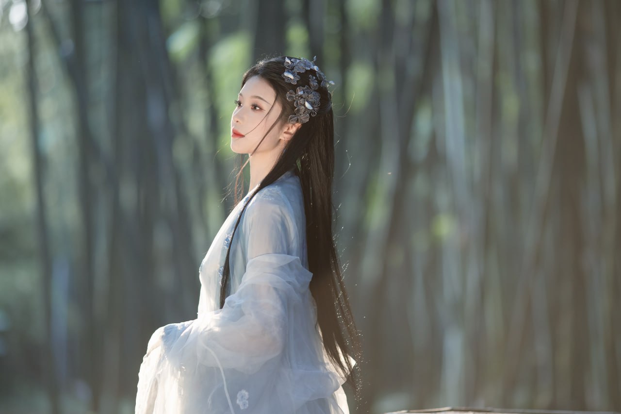 古风仿妆写真 | 雾妄言:陈都灵仿妆的昼与夜 - 第13张 - 汉服颂 古风仿妆写真 | 雾妄言:陈都灵仿妆的昼与夜 - 第13张