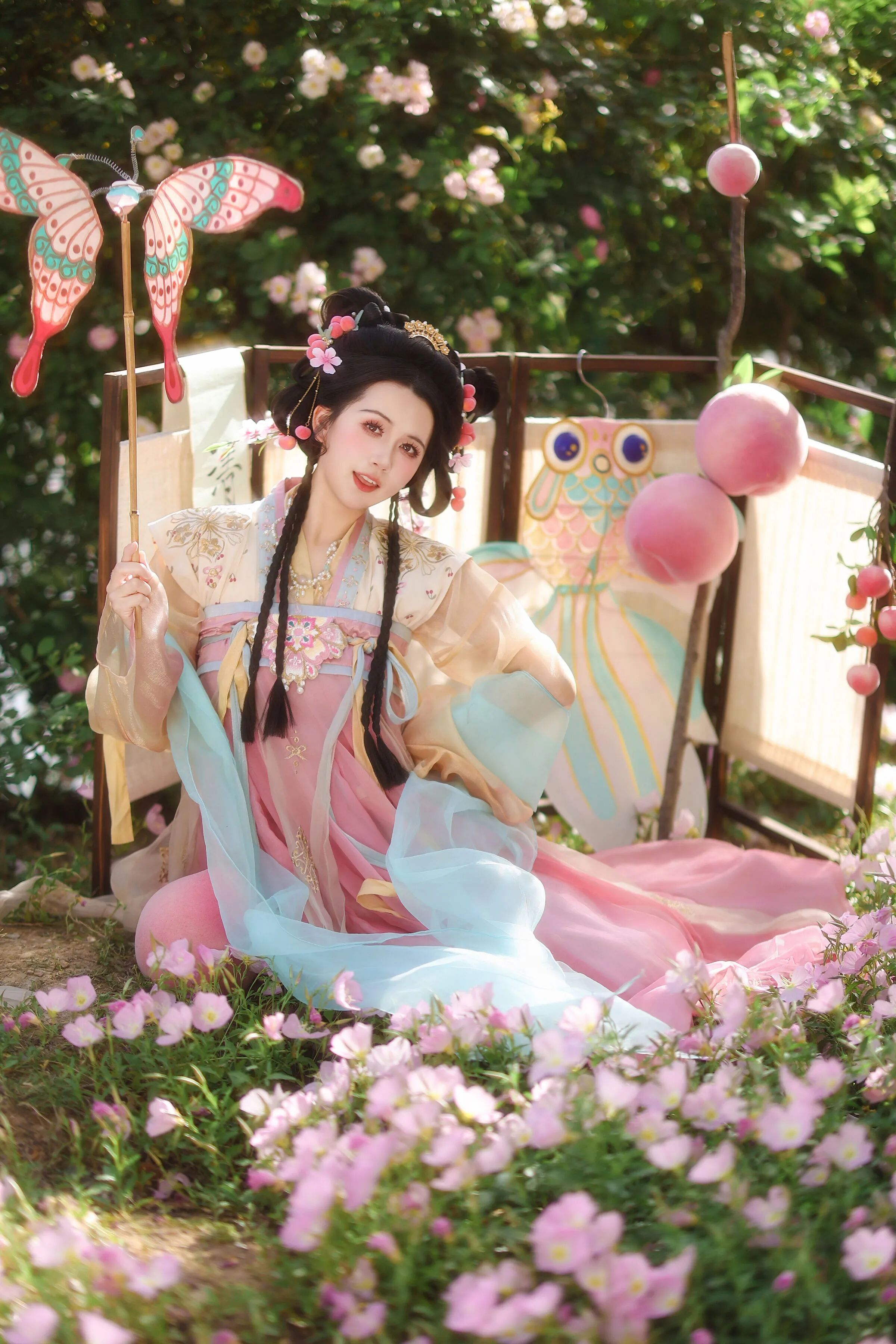 花丛春影|粉蓝汉服蝴蝶风筝拍出少女古风 - 第3张 - 汉服颂 花丛春影|粉蓝汉服蝴蝶风筝拍出少女古风 - 第3张