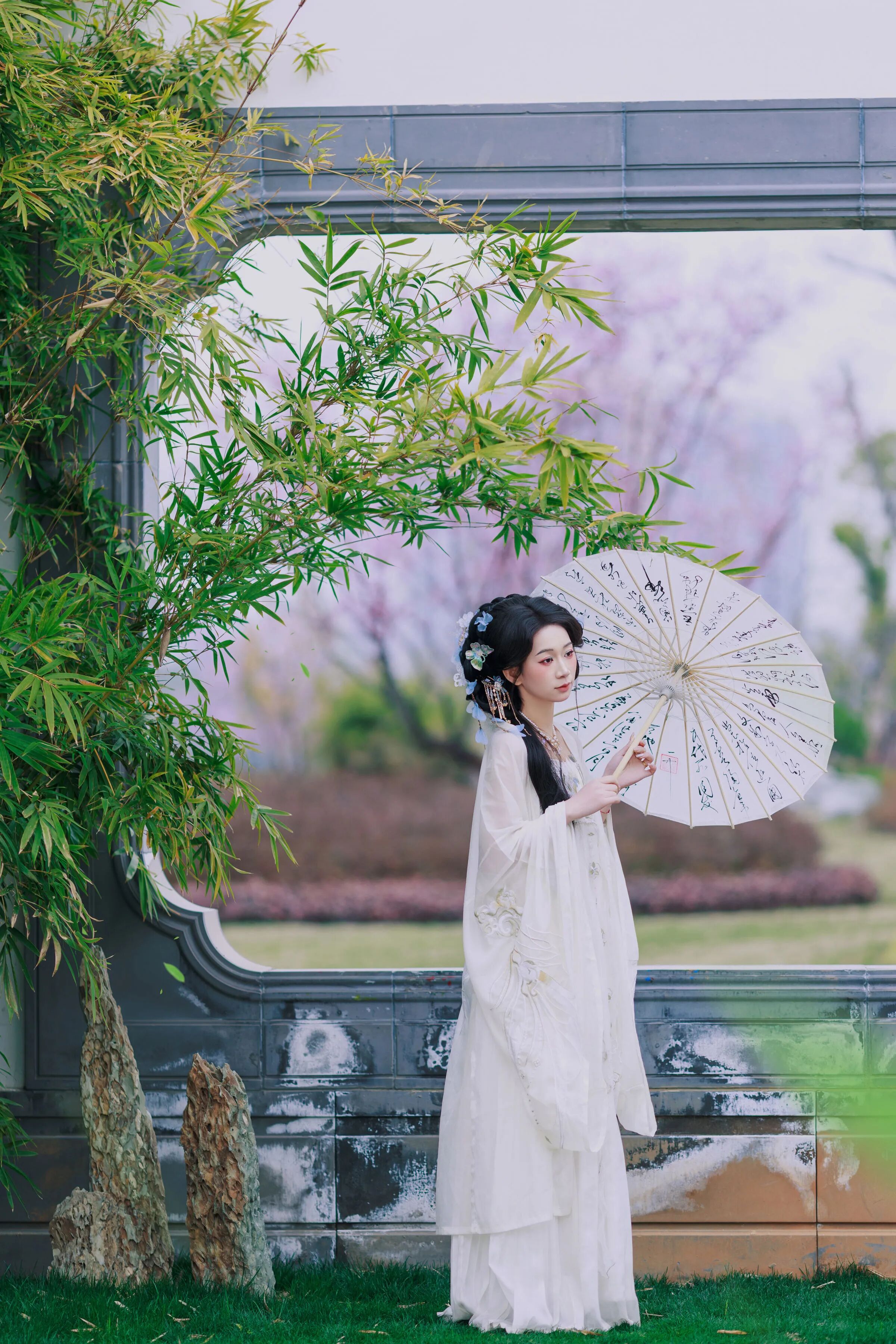 古建庭院｜白色汉服油纸伞拍出清冷温婉国风 - 第3张
