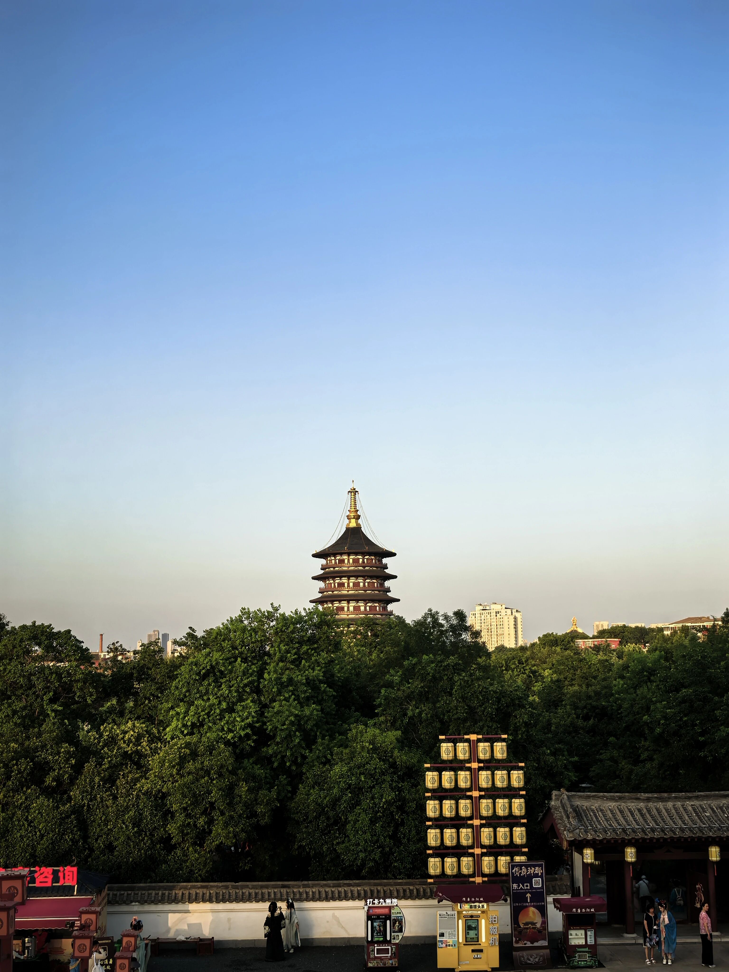 【汉服游记】洛城寻梦:一袭汉服赴盛唐,在洛阳把千年风华穿在身上 - 第14张 - 汉服颂 【汉服游记】洛城寻梦:一袭汉服赴盛唐,在洛阳把千年风华穿在身上 - 第14张
