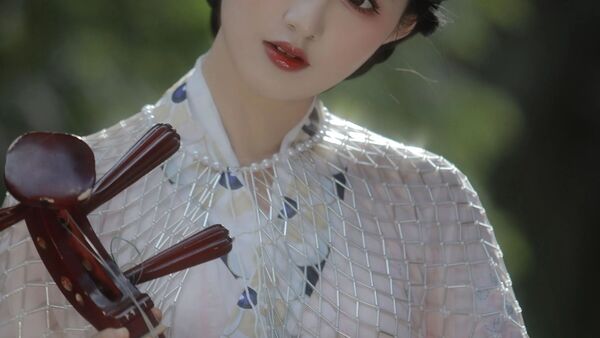 【汉服写真】古门琵琶入画记：侧逆光落在琴弦上的故事感