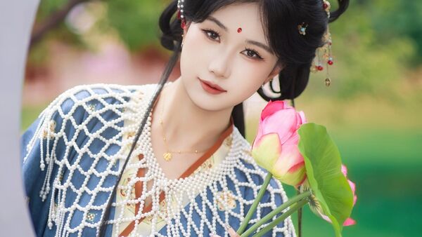 【汉服妆造】开封宋仕女：妆成汴京一梦，衣香鬓影入画来