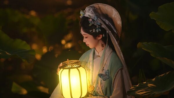【汉服写真】妙玉临风：素玉垂纱，一袭缟素写尽孤洁
