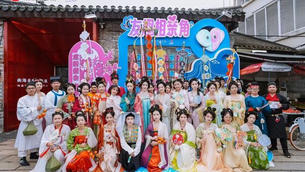 华裳赴端阳，水乡遇雅集：叠滘圩端午汉服活动沉浸式演绎岭南古韵