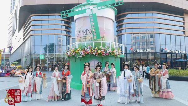 花朝赴约，汉服寻春｜这场国风盛宴，定格春日最美风雅