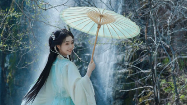 「云水霓裳录」​​ ——汉服诗影画廊