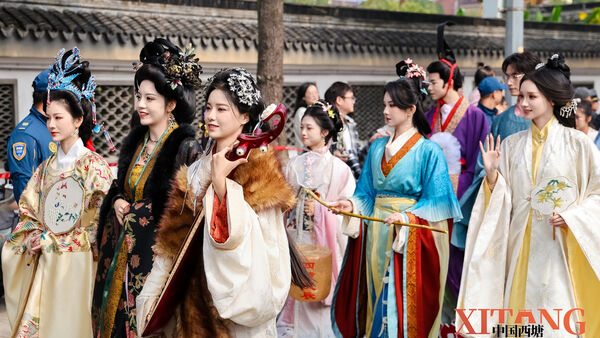 国风音乐节吸引Z世代凌晨排队，西塘汉服文化周解锁流量新密码