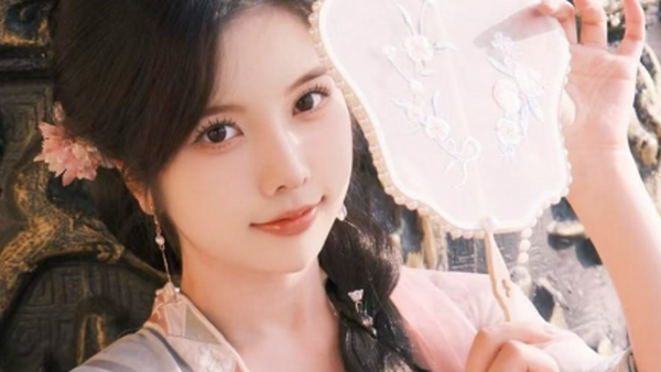 画境流光：诗篇中的东方美学映像