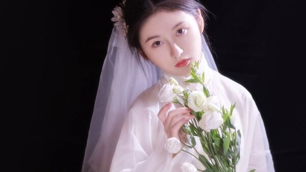 浮生若梦：一袭白纱寄流年