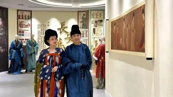 西安青年以数字化赋能汉服传承：让千年衣冠走向日常与世界
